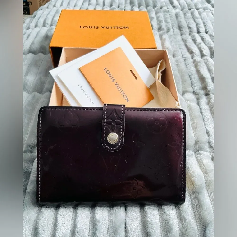 Authentic Louis Vuitton kiss lock Wallet